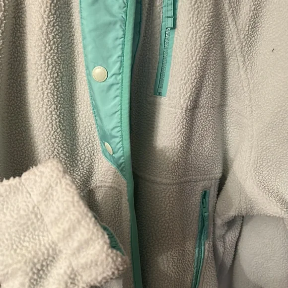 American Eagle Sweater/jacket - Picture 2 of 5